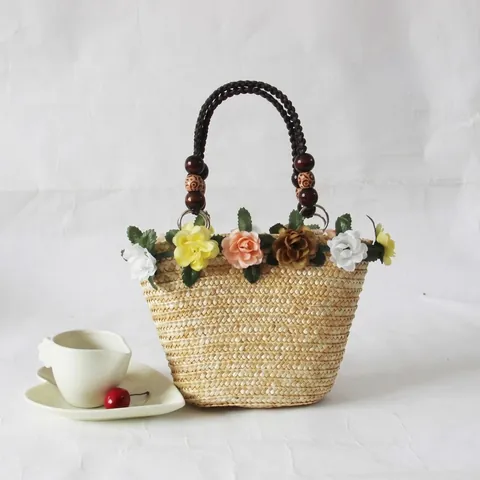 Handgemaakte Stroweven Handtas met Veelkleurige Bloemen en Houten Kralen Handvat Vrouwen Zomer Strand Vakantie Bloemen Tas