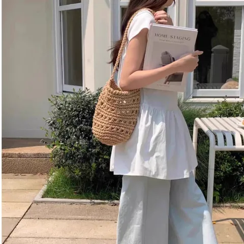 Bolso de Hombro de Hilo de Algodón Tejido a Mano para Mujer Bolso Cubo Calado Simple Bolso de Paja de Vacaciones en la Playa Bohemia