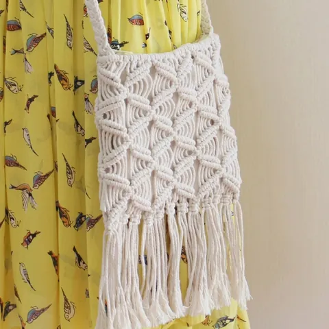 Women's Bohemian Tassel Hand-Woven Shoulder Bag Cotton Rope Macrame Beach Crossbody Bag With Zipper Holiday Fringe Bag