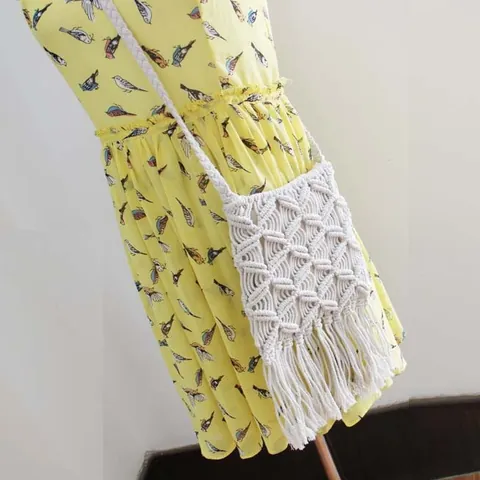 Women's Bohemian Tassel Hand-Woven Shoulder Bag Cotton Rope Macrame Beach Crossbody Bag With Zipper Holiday Fringe Bag