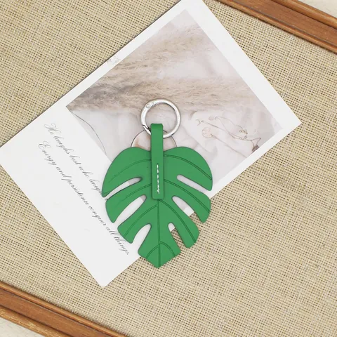 Modern Monstera Leaf Bag Charm PU Leather Keychain Green Plant Shape Handbag Decoration Pendant For Women Girls Daily Accessory