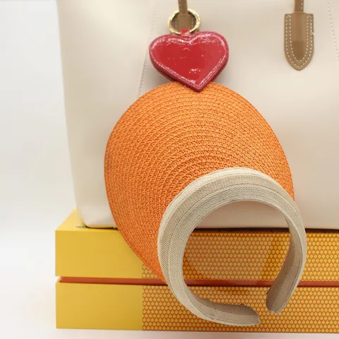 Heart Shaped PU Leather Magnetic Hat Clip Fashion Bag Charm Portable Hat Holder Travel Accessories For Women