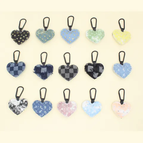 Llavero Creativo de Mezclilla en Forma de Corazón Colgante de Tela con Lentejuelas y Estrellas Charm para Bolso y Coche Accesorios de Regalo DIY