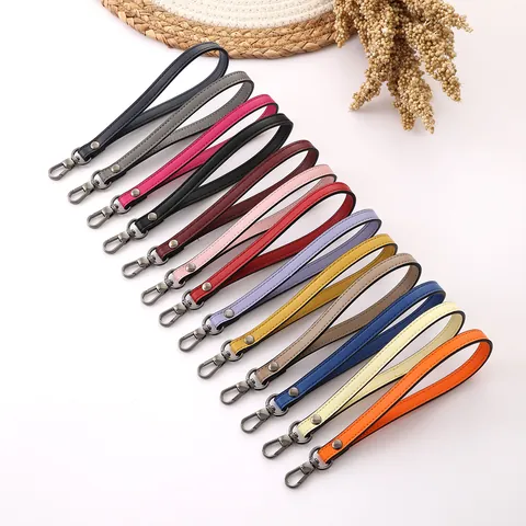 Women PU Leather Wrist Strap Keychain Personalized Minimalist Handheld Bag Accessory Handle Strap Metal Clasp Key Ring