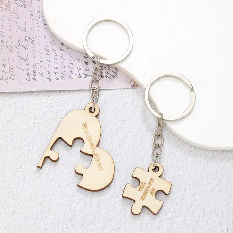 Creative Personalized Wooden Keychain Puzzle Heart Letter Mama Wood Pendant Laser Engraved Key Ring Gift For Women Mother Day