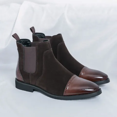Stivaletti Chelsea da Uomo Business Casual Stile Britannico Brogue in Pelle PU Senza Lacci
