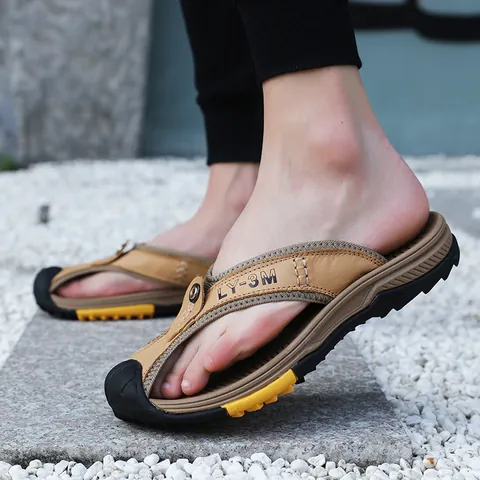 Men Cowhide Flip Flops Summer Outdoor Beach Sandals Non-slip Lightweight Casual Leather Thong Shoes For Men Outdoor Daily Wear