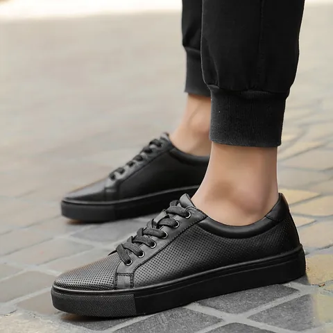 Men Cowhide Leather White Board Shoes Breathable Perforated Low Top Casual Sneakers Korean Style Lace Up Skateboard Shoes