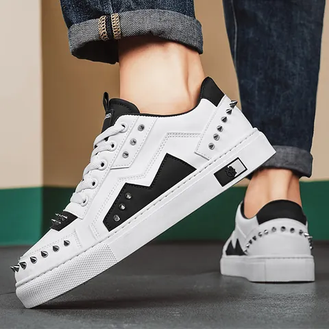 Men's Casual Studded Sneakers Rivet Skateboard Shoes Light Luxury Leather Low Top Flat Board Shoes Punk Trendy Footwear