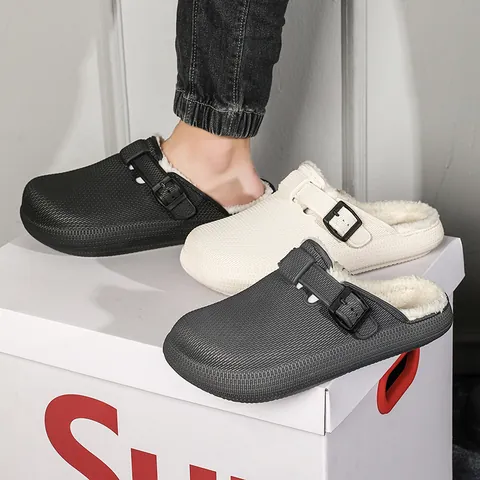 Men Winter Warm Fleece Lined Clogs Thick Sole Non-Slip Outdoor Mules Fashion Buckle Design House Slippers EVA Waterproof Shoes
