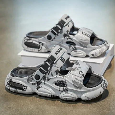 Men's Trendy Summer Outdoor Sandals Thick Sole Height Increasing Sports Slides Two-Way Wear Graffiti Print Anti-Slip EVA Beach Slippers