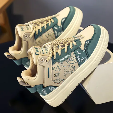 Men's High-Top Board Shoes Autumn 2025 Paisley Print Sneakers Youth Casual Canvas Trendy High-Cut Skateboard Shoes for Men