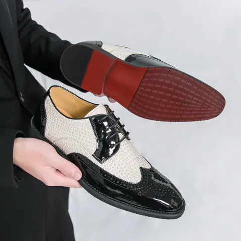 Men Brogue Shoes Wingtip Carving Lace Up Patent Leather Crocodile Texture Business Dress Oxford Shoes For Wedding Party