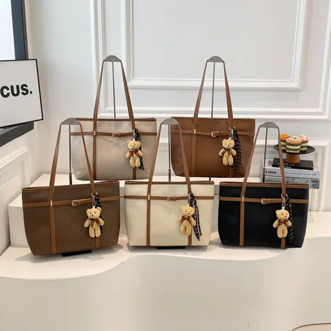 Women Minimalist PU Leather Tote Bag Summer Large Capacity Shoulder Bag With Bear Charm For Daily Commuting Office Lady Handbag