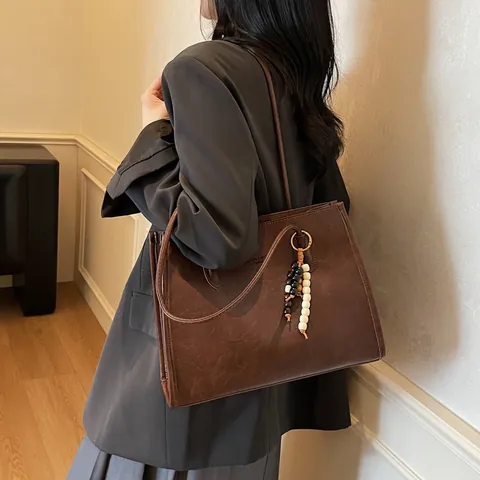 Damen Große Kapazität PU Leder Tragetasche Koreanischer Ins Stil Retro Schultertasche Mit Perlenanhänger Für Tägliche Arbeit