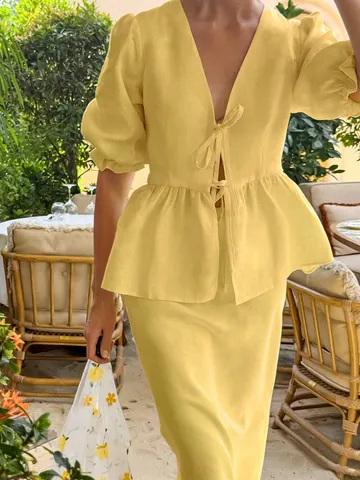 Ensemble Jupe en Coton Jaune Élégant pour Femmes Col en V Lacet Manches Bouffantes Top Peplum et Jupe Longue Deux Pièces Tenue de Vacances