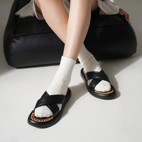 Damen Sommer Kreuzriemen Plattform Hausschuhe Rundkappe Flache Sandalen Weiche Massage Rutschfeste Dicke Sohle Slides Mikrofaser PU Schuhe