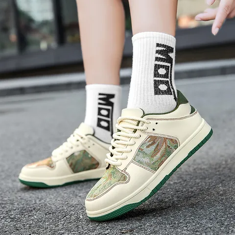 Casual Leather Skateboard Shoes For Men Women Fashion Lace-up Breathable Color Block Sneakers Retro Flat Streetwear Shoes