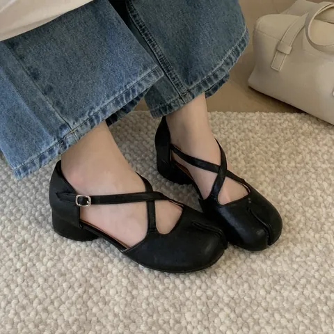 Women Tabi Mary Jane Shoes Low Block Heel Cross Strap Hollow Sandals Round Toe PU Leather Solid Color Vintage Casual Shoes
