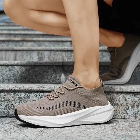 Unisex Atmungsaktive Fly Knit Laufschuhe Weiche Popcorn Sohle Gedämpfte Walkingschuhe Slip On Casual Sport Schuhe Paar