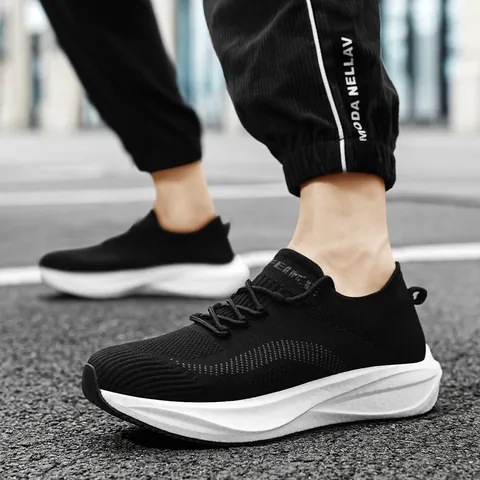 Unisex Atmungsaktive Fly Knit Laufschuhe Weiche Popcorn Sohle Gedämpfte Walkingschuhe Slip On Casual Sport Schuhe Paar