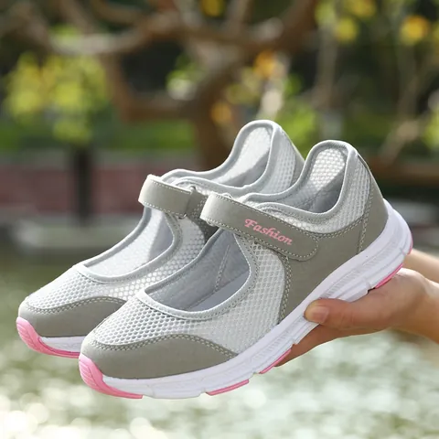 Women Casual Mesh Shoes Breathable Flyknit Loafers Lightweight Velcro Walking Shoes For Mom Comfortable Fashion Sneakers