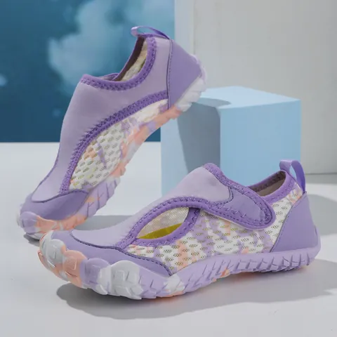 Chaussures d'Eau Respirantes pour Enfants Antidérapantes à Séchage Rapide Aqua Socks pour Natation Plage Yoga Chaussures Pieds Nus Avec Tige en Maille Semelle en Caoutchouc