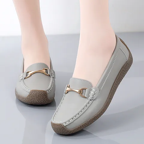 Women's Casual Loafers Slip-on Flats Comfortable Soft PU Leather Moccasins With Metal Horsebit Decor Anti-Slip Mamma Shoes