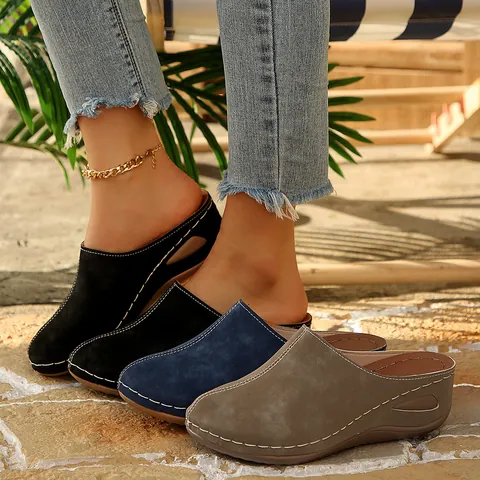 Women's Casual Platform Mules Round Toe Clogs With Contrast Stitching Suede PU Matte Upper Slip On Fall Winter Fashion Shoes