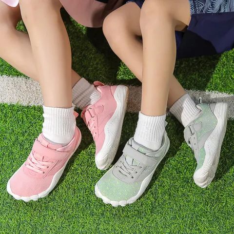 Kids Barefoot Running Shoes Wide Toe Box Breathable Mesh Sneakers Boys Girls Lightweight EVA Mesh Athletic Walking Shoes