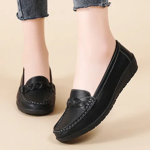 Women Casual Loafers Flat Single Shoes Soft PU Leather Nurse Mom Shoes With Hand-Stitched Non-Slip Beef Tendon Sole