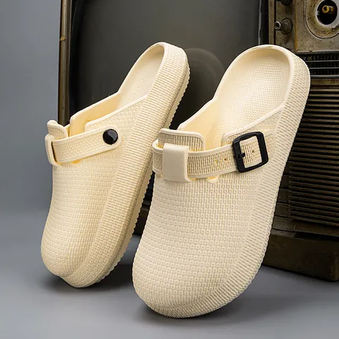 Unisex Thick Sole Closed Toe EVA Clogs Non Slip Casual Beach Sandals Outdoor Slide Slippers With Adjustable Buckle Strap