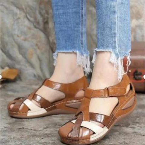 Women Vintage Wedge Sandals Patchwork Cow Suede Round Toe Hollow Out Roma Shoes Cross Buckle Summer Leisure Outdoor Wedge Sandals