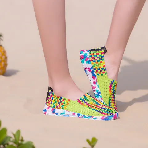 Mocassini da Donna alla Moda Intrecciati a Mano Traspiranti Slip-On Casual Ajouré Elastici Scarpe da Passeggio Arcobaleno Sneakers DZ525