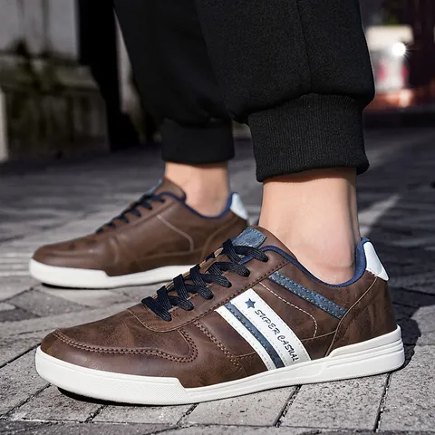 Men's Business Casual Skate Shoes Vintage Synthetic Leather Breathable Low Top Sneakers Non-Slip Rubber Sole Fashion Footwear