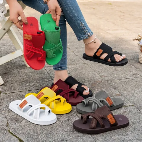 Women Fashion Breathable Mesh Slides Round Toe Casual Beach Sandals Soft Sole Cross Strap Summer Slippers For Women