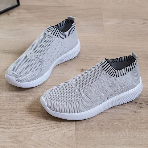 Damen Casual Netzgewebe Atmungsaktiv Leichtgewicht Flyknit Flache Schuhe Slipper Gestreifter Sockenmund Walking Sneaker Plus Size Sommer