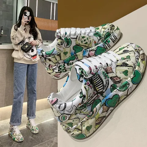 Scarpe Casual da Donna in Stile Coreano con Platform e Stampa Graffiti Pop Art Sneakers Rialzanti con Stringhe