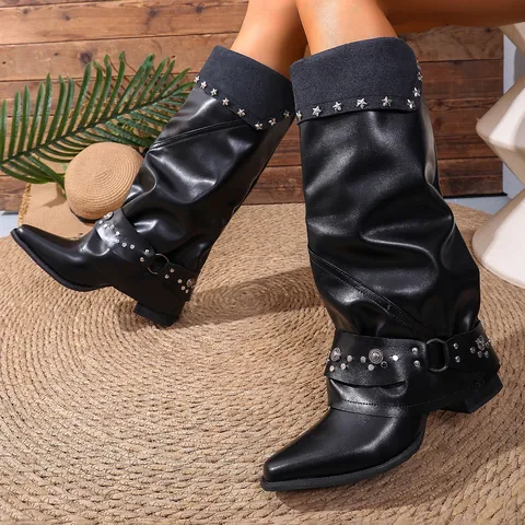 Vintage Slouch Gaiter Stiefel für Damen Spitze Zehenpartie Nieten Blockabsatz Ödland-Stil Schwarze Mittelhohe Stiefel mit Metallschnalle