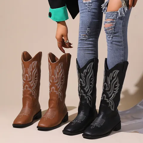 Women Western Cowboy Boots Vintage Embroidered Knight Boots V-Mouth Chunky Heel Mid-Calf Pointed Toe Synthetic Leather Retro Boots