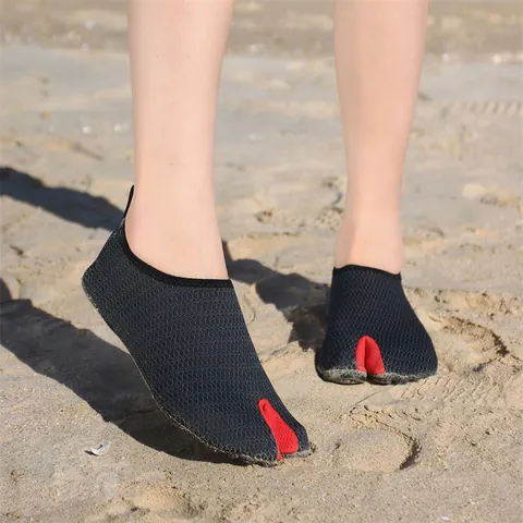 D10 Unisex Aqua Shoes Breathable Mesh Split Toe Tabi Water Shoes Non Slip Barefoot Shoes For Swimming Yoga Beach River Tracing
