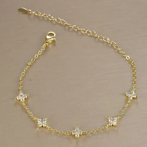 Élégant Bracelet Trèfle à Quatre Feuilles en Zirconia pour Femmes Mode Plaqué Or Cuivre Chaîne Bracelet Délicat Floral Incrusté Bijoux de Luxe Léger
