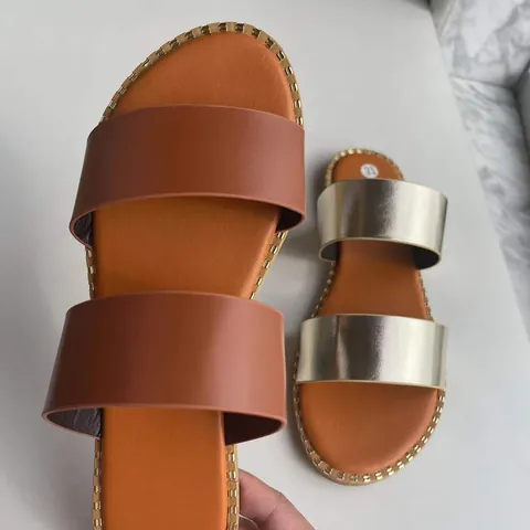 Women's Summer Flat Slide Sandals Artificial PU Leather Two-Strap Design Metallic Rivets Slippers For Daily Outdoor Beach Wear