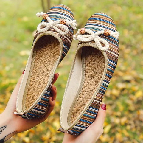 Women Ethnic Style Striped Canvas Flat Shoes Vintage Old Beijing Cloth Shoes With Bowknot Wood Bead Decor Ballet Flats