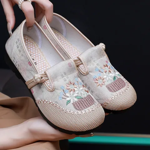 Women's Retro New Chinese Ethnic Style Embroidered Linen Shoes Comfortable Soft Sole Flat Shoes Breathable Fabric Mother Shoes