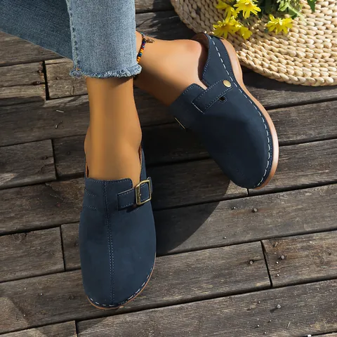 Women Fashion Wedge Clogs Closed Toe Sandals Suede PU Leather Mules Metal Buckle Contrast Stitching Casual Large Size Shoes