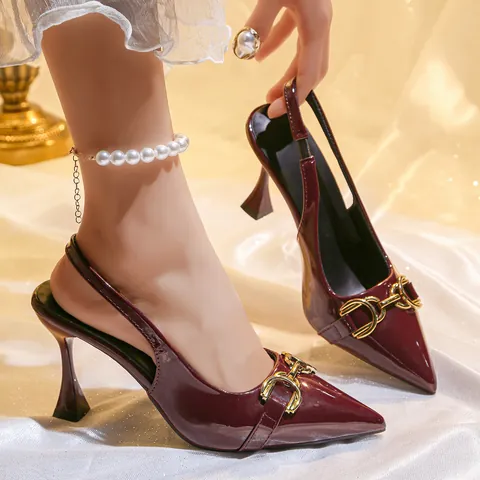Escarpins Slingback à Bout Pointu Style Français pour Femmes Talons Kitten Heels Été Chaussures de Travail Professionnelles Avec Boucle Mors en Métal Fini Verni Talons Hauts