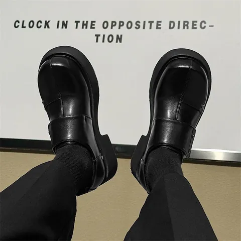 Men British Style Business Casual Platform Leather Shoes Rivet Round Toe Thick Sole Retro Derby Shoes Non-Slip Black