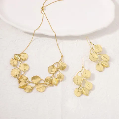 Light Luxury Zinc Alloy Leaf Pendant Necklace And Earrings Set Gold Silver Electroplated Plant Floral Jewelry For Women