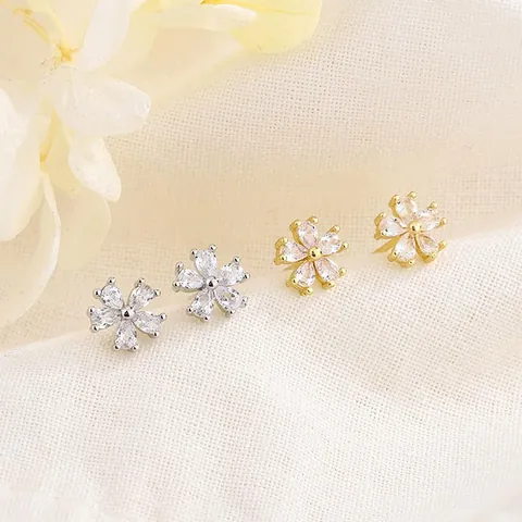 Pendientes de Botón de Circonia de Flor de Cerezo para Mujer Cobre Flor Elegante Estilo de Nicho Oro Plata Galvanizado Joyería